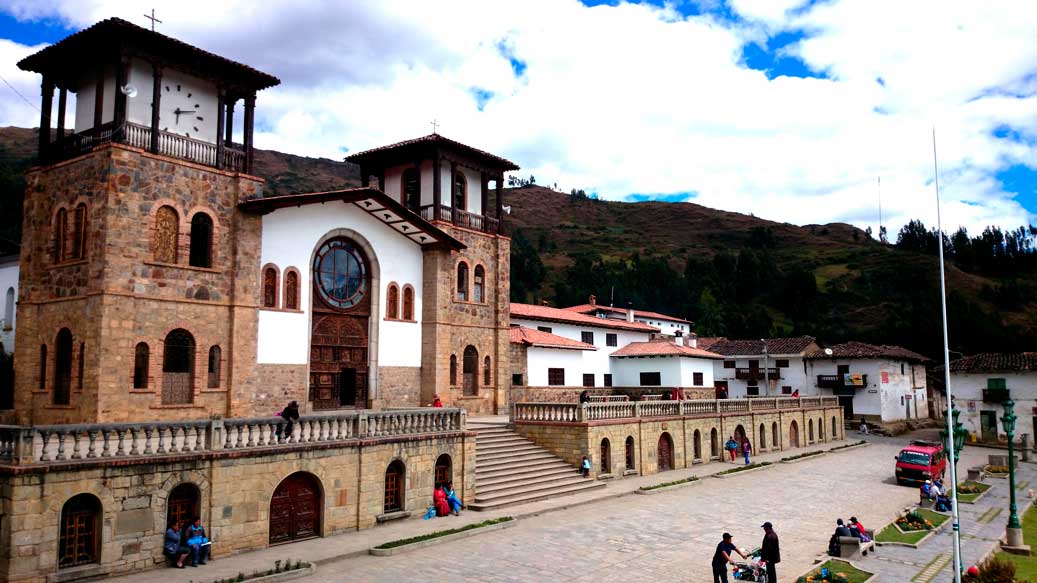 Chacas huaraz tours Perú