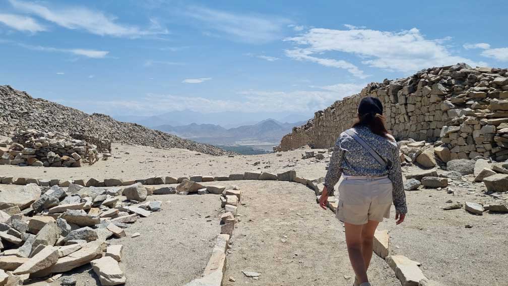 Tour-Chanquillo-la-fortaleza-Casma-Perú